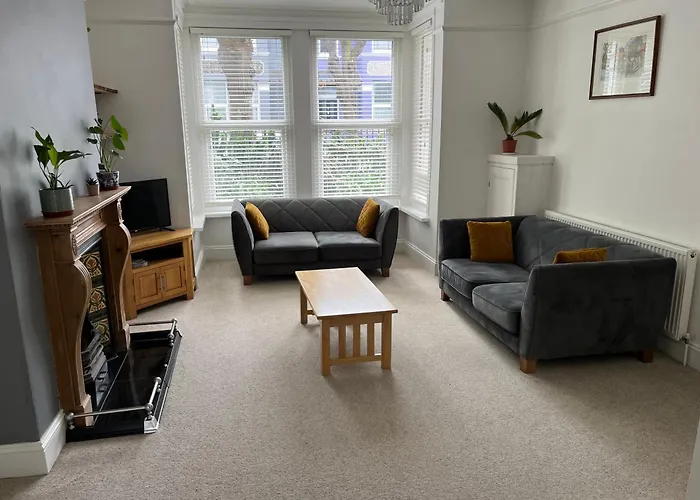 Entire Victorian House 3 Bedrooms